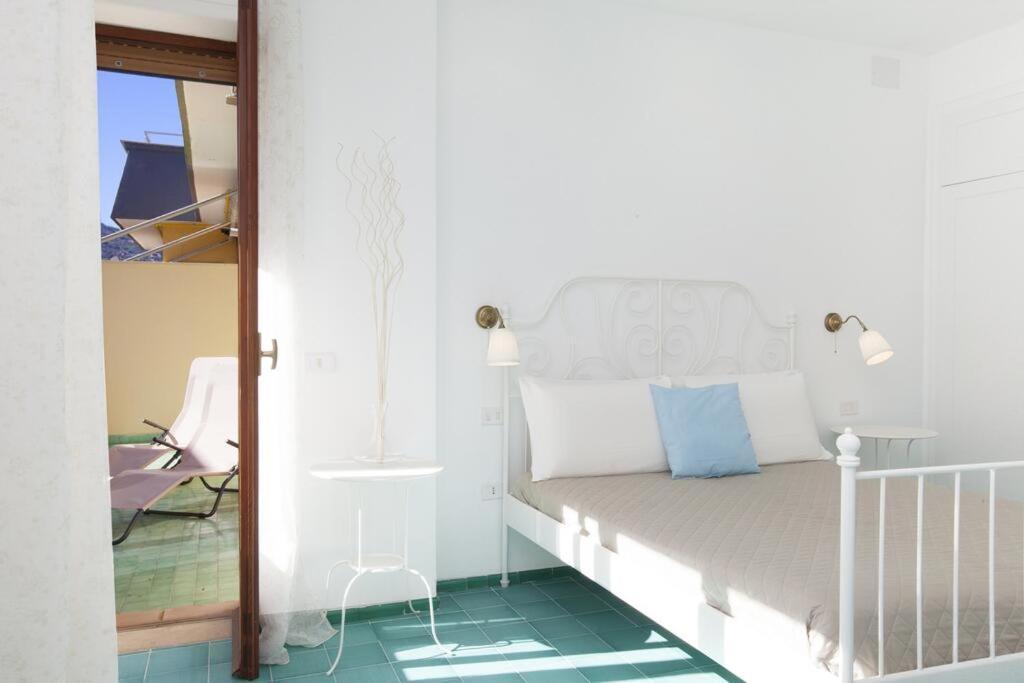 ソレントSuper Attico Vista Mare Con Piscinaアパートメント エクステリア 写真